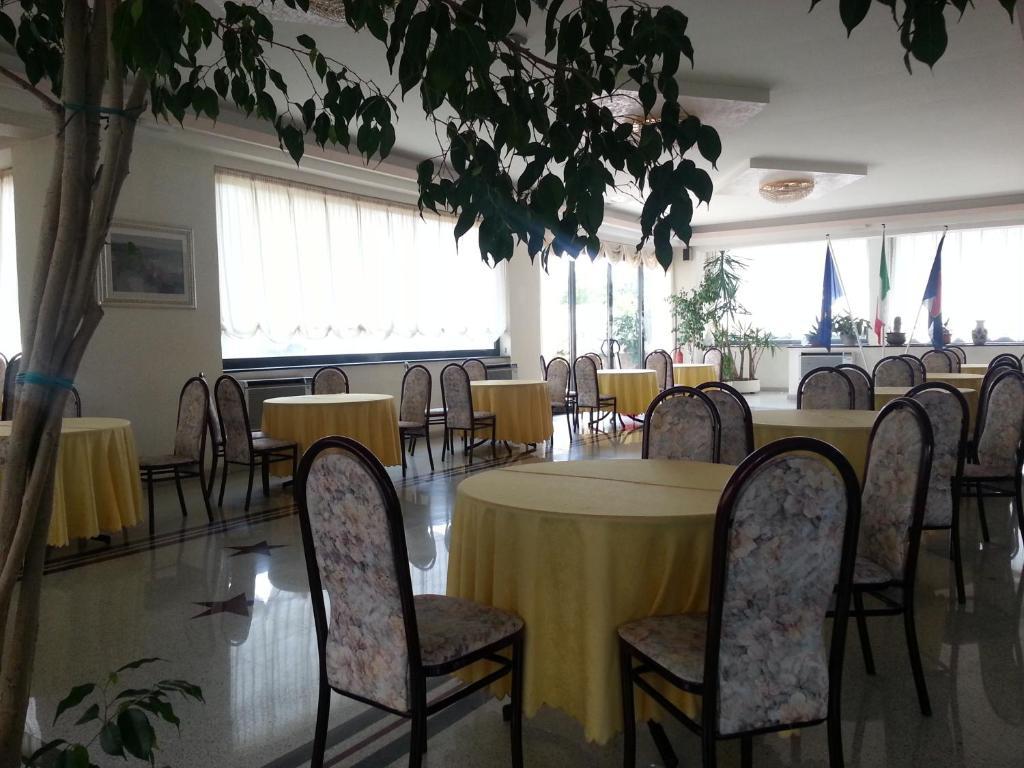 Hotel Capys Капуа Экстерьер фото